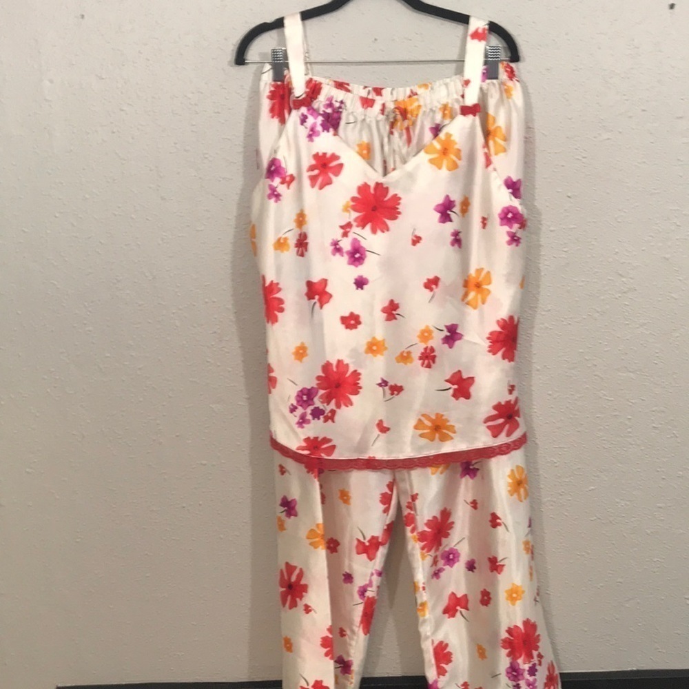 Moon dance Two Piece Floral Satin Pj Sleeveless Set ‎     size xl